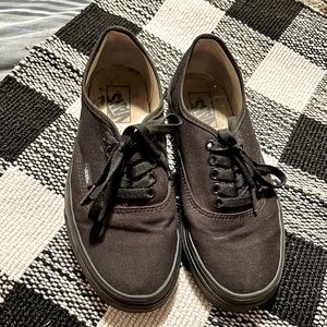 Black Vans- women’s 8.5/ men’s 7 excellent condition